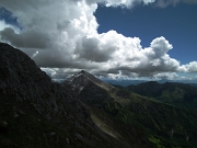 60 i nuvoloni scendono dall'alta Valle Seriana e...